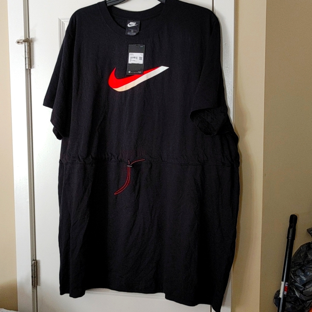 Size 3x NIKE dress black